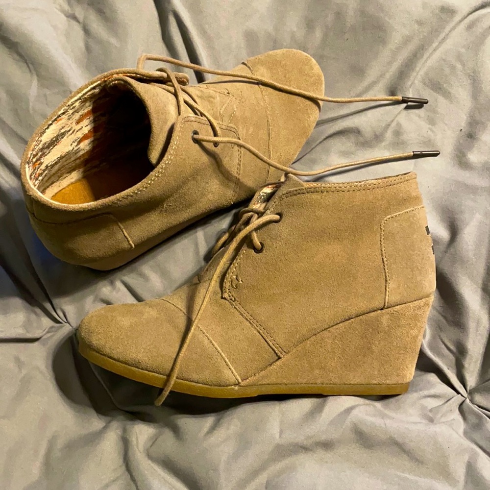 Toms